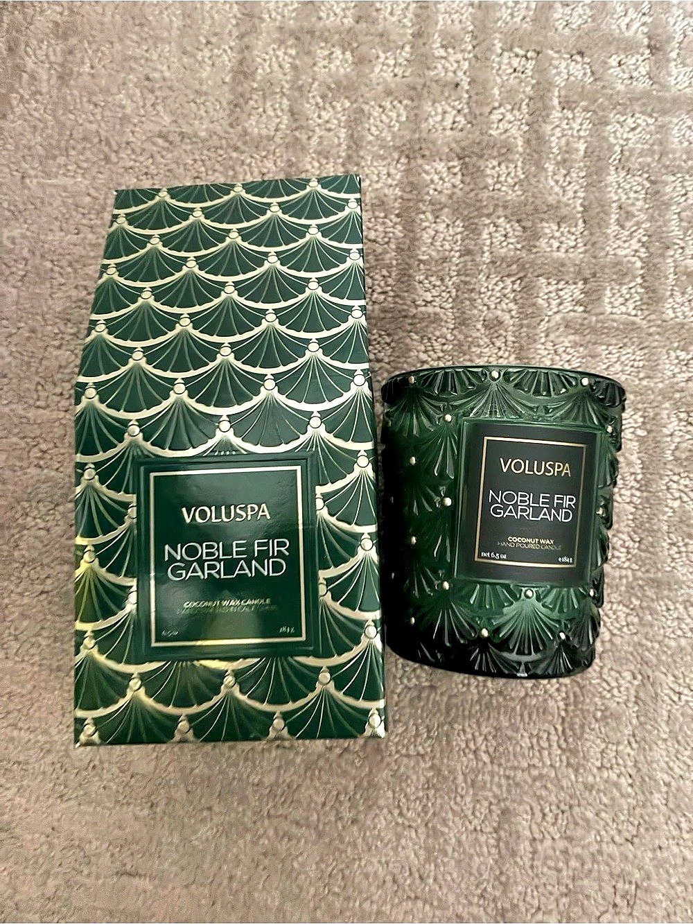 Voluspa Noble Fir Garland Classic Candle 6.5oz Green & Gold